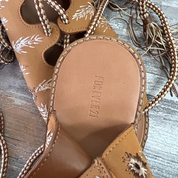 FOREVER 21 sandals size 10 - Picture 6 of 7
